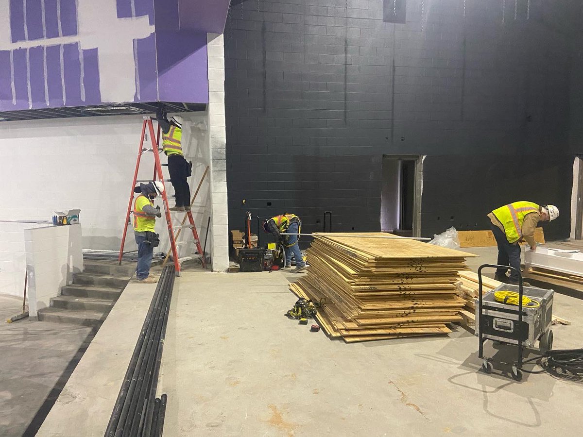 SCSFloorAction's tweet photo. Installing the stage floor at Herbert Akins Road Middle School in Fuquay-Varina, NC.
#superiorcourtsystemsbyflooraction #stagefloor #yellowpine #hardwoodflooringspecialist https://t.co/cMxSZ0v5gr