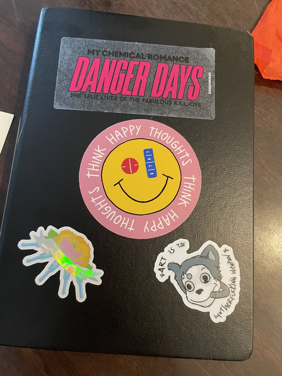 achemicalmess's tweet photo. My new bullet journal 🖤

(with stickers from @andiftheygetme and @UltralifePins) https://t.co/4xRQ9tnKUy