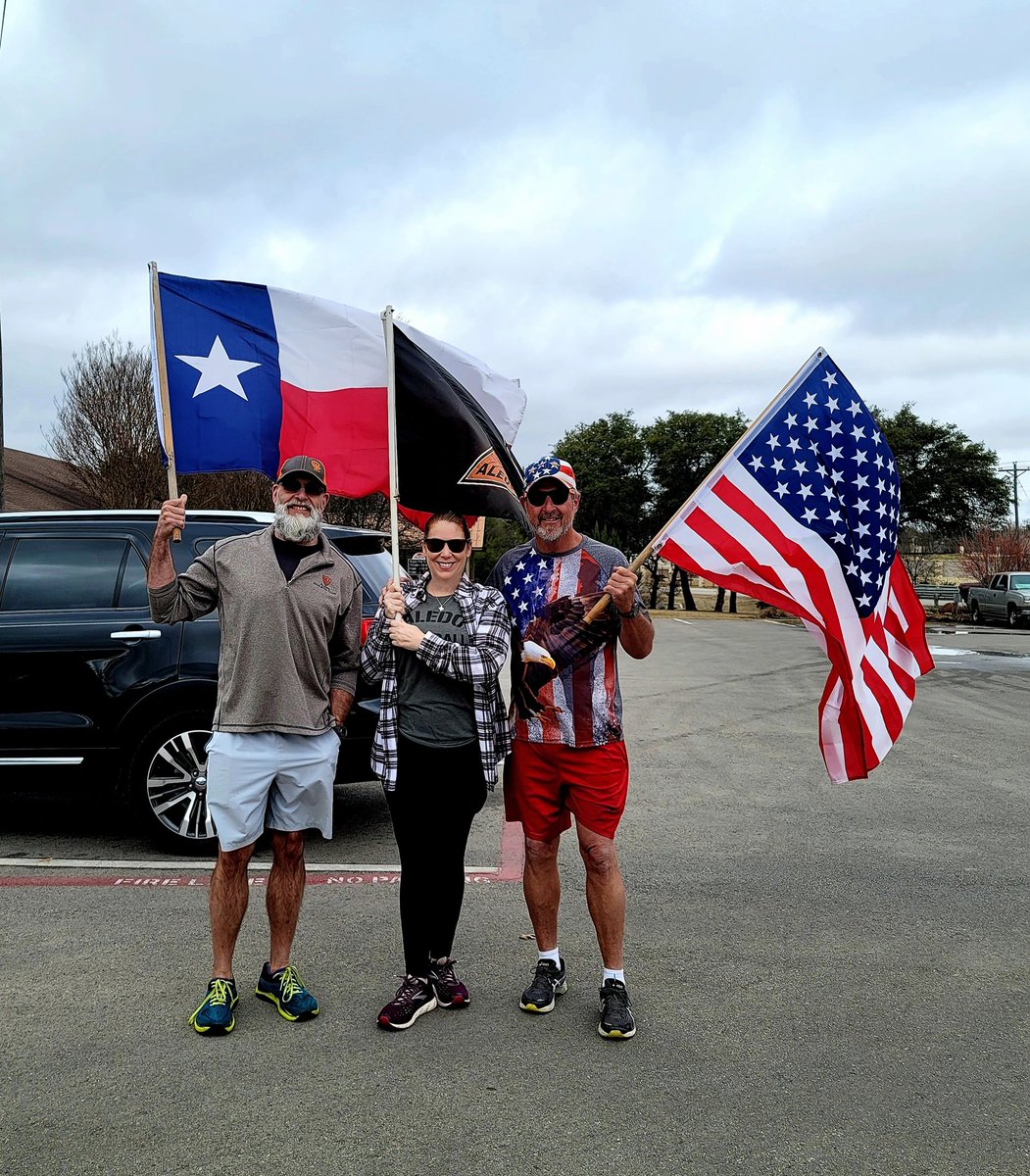 TiffanyEngr's tweet photo. Happy President's Day!

Local Hero, Joe Bratcher, #Aledo Mayoral Candidate, Shane Davis, and I are out representing this National Holiday.

We are so lucky to live in America!!

#HomeOfTheFree #BeacauseOfTheBrave #PresidentsDay2022 #Honk4Freedom #Walk4Freedom #PresidentsDay https://t.co/fAPzawwrjn