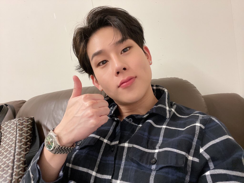 MX_WH_FCFR's tweet photo. 220221 MX Talk Tok

[MONSTAX_JH]

* photo
Vous êtes-vous amusés aujourd’hui ?? ㅎㅎ

#JOOHONEY #주헌
#Winnie https://t.co/ucDOmbBWz5