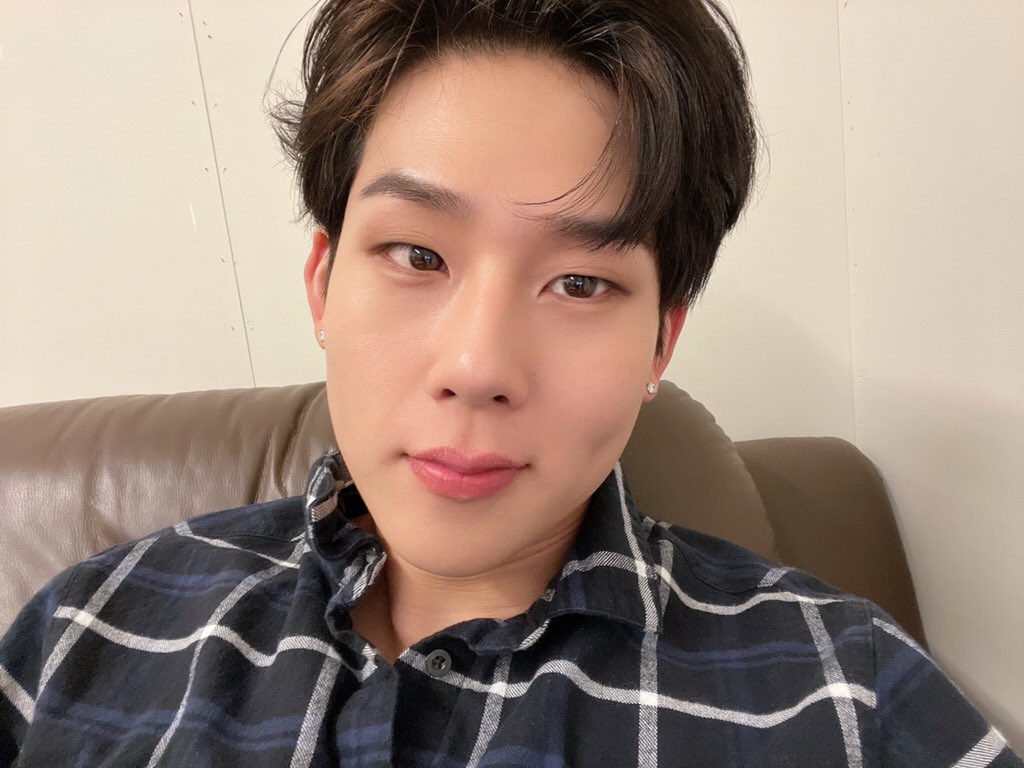 MX_WH_FCFR's tweet photo. 220221 MX Commentaires 

[MONSTAX_JH]

* 4 photos 

#JOOHONEY #주헌 
#Winnie https://t.co/xyvxLqbrBU