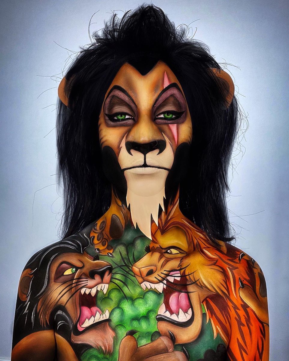 NuriaAdraosMUA's tweet photo. Maquillaje de Scar 🦁💚 después de 2 años tocaba recrearlo de nuevo ♥️ https://t.co/Blzg7XRNLD