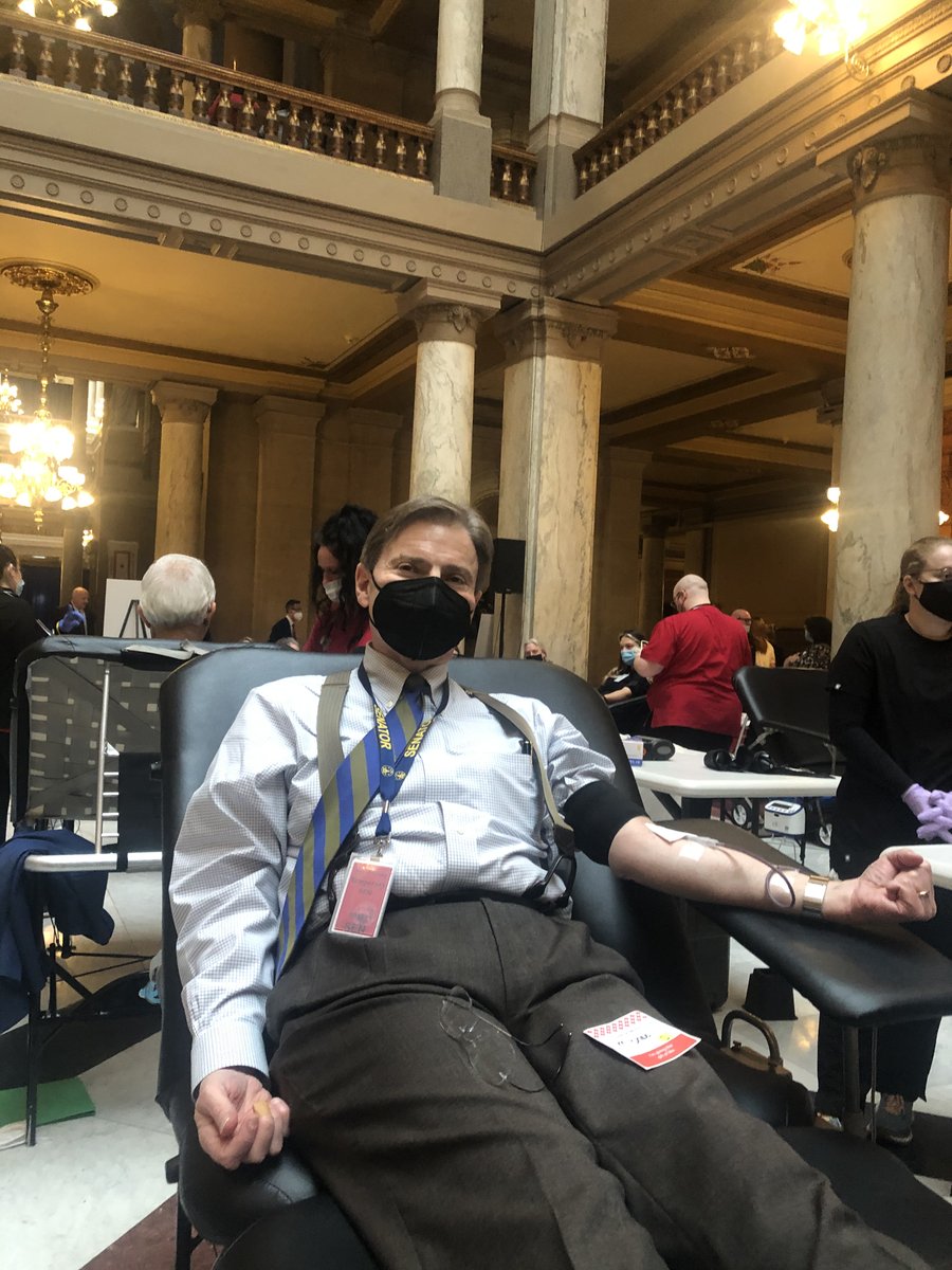 The Red Cross stopped by the Statehouse Wednesday for a blood drive and I was happy to participate and donate. The US is in a massive blood shortage so if you're able to, please do donate. It'd be a massive help to someone in need.