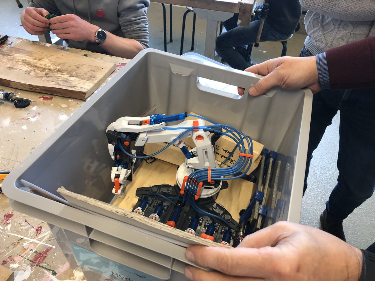 Het Techniek Loket (@lokethet) on Twitter photo Zo sterk hoe scholen voor praktijkonderwijs en vso in de regio werk maken van <a href="/SterkTechniek/">Sterk Techniekonderwijs</a>. Samen krachtig! Zo sterk hoe scholen voor praktijkonderwijs en vso in de regio werk maken van <a href="/SterkTechniek/">Sterk Techniekonderwijs</a>. Samen krachtig!