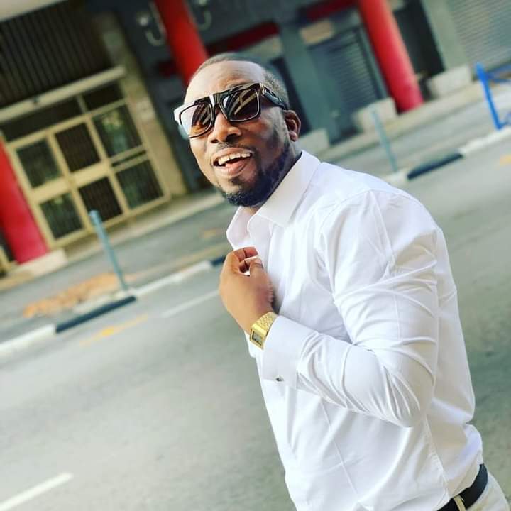 ASRECORDS225's tweet photo. Joyeux anniversaire au Big Boss #SikaElliot , membre du staff managérial d' #ArielSheney . Hbd Manadja🤩🥳

#ASrecord https://t.co/yo8aKAMYOp