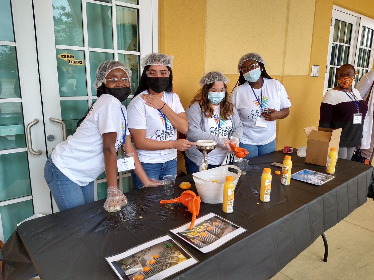 IRCEconomicDev's tweet photo. Our #Manufacturing Session with Career Source Research Coast didn't disappoint... with @piperaircraft &amp; #PerriconeFarms These #students got to make #Juice and touch real #Plane parts! Thank you for showing our students how COOL Manufacturing #Careers can be!! https://t.co/NTTXU3hPUY