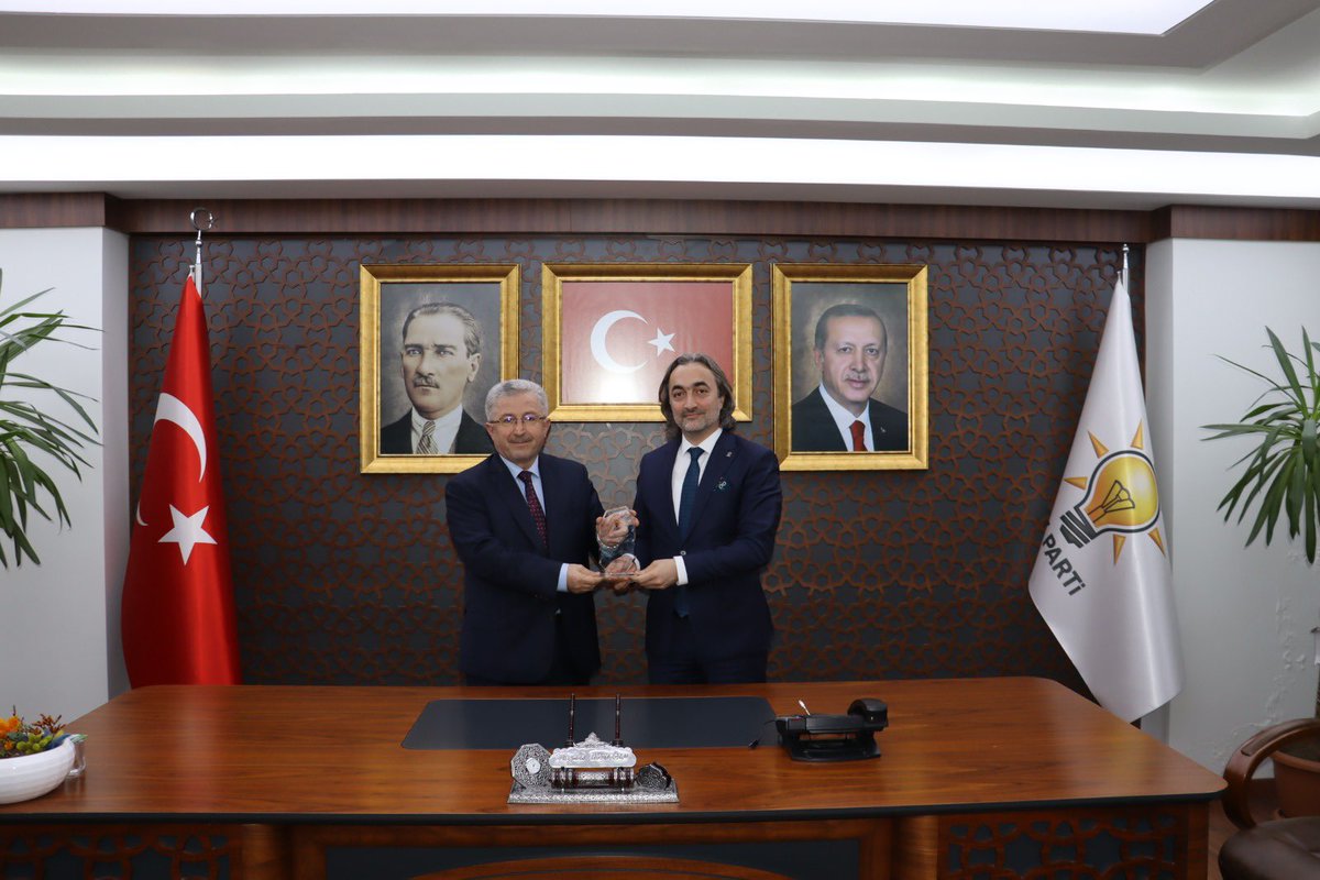 syigitoglu18's tweet photo. Sultangazi Buluşmaları programımızda, dünden bugüne partimize emek veren yol arkadaşlarımızla buluştuk.

Biz AK Parti'liyiz. Bizde kardeşlik var, sevgi var, paylaşmak var.

Şimdi 2023 ve 2024 hedeflerimiz için, gönüllere girmek için hep birlikte çalışma vakti.💫 https://t.co/14G8n8vEBF