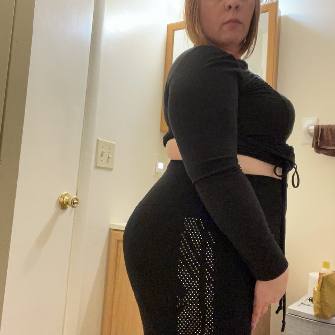 Side view! 🍑👀😘 ⛷ https://t.co/LNF6VFErba<a href="/tag/mvsales"class="tags"><span>#mvsales</span></a>