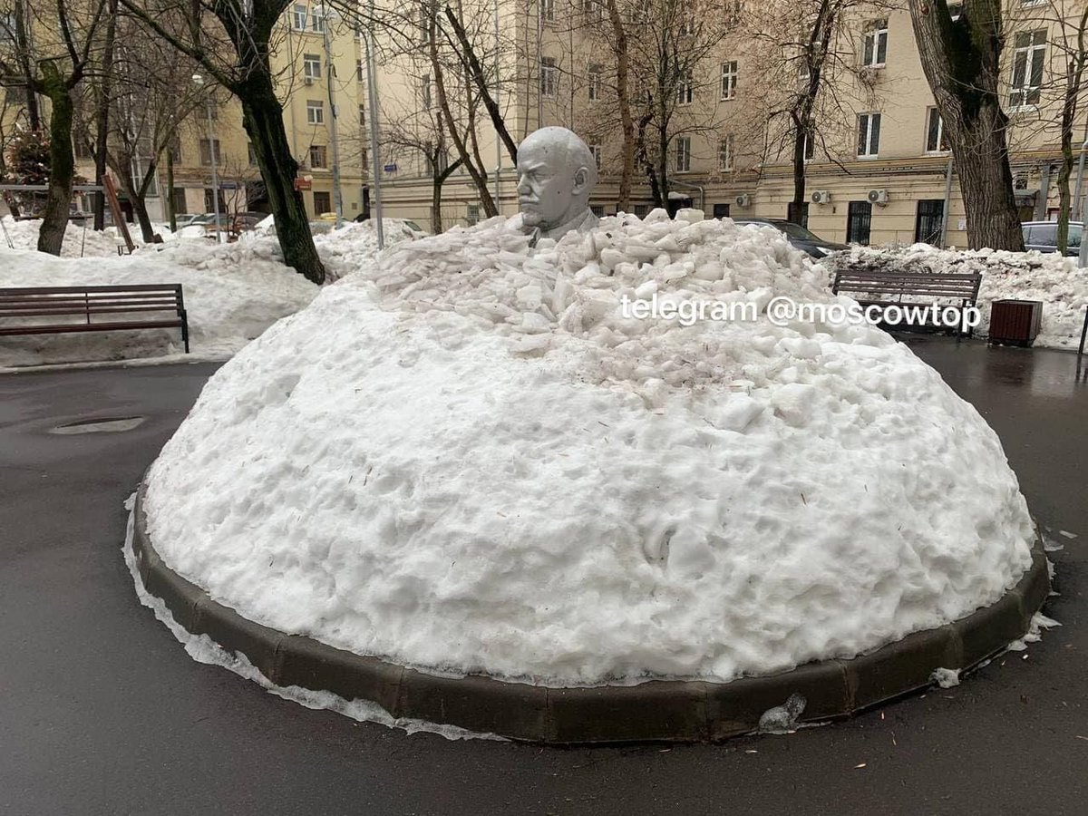 Vya4eslav1981's tweet photo. Где-то в Киеве после обращения Путина https://t.co/wKH9MMsbwG