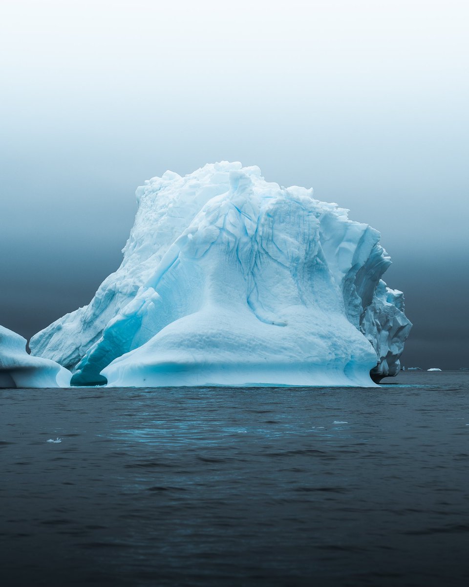 gardarolafs's tweet photo. Pretty soon i’ll be minting this huge piece of ice 🇦🇶 https://t.co/yhRyNoPgLm