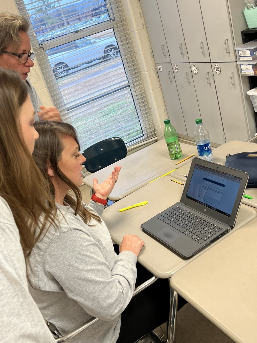 _Heather_Jean's tweet photo. Teachers learned how to create an engaging lesson with “Locked in Learning” using Google Forms & Google Slides. @miss_hamlin and I enjoyed facilitating an engaging and rigorous lesson at #STEAMbyDesign this morning! @MunfordHigh @TCBOE https://t.co/VQsReJi7eC