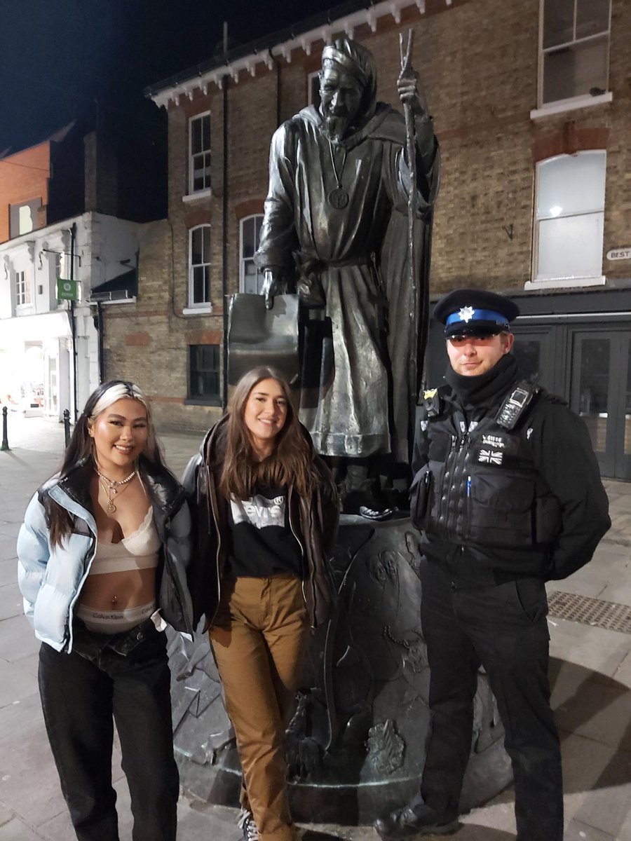 KentPoliceCbury's tweet photo. #ProblemSolvingTaskForce on #DataLed patrol in #Canterbury. Engaging with local students in regards to safety in the city. #SaferWinter #StudentSafety https://t.co/lgek4qYK8W