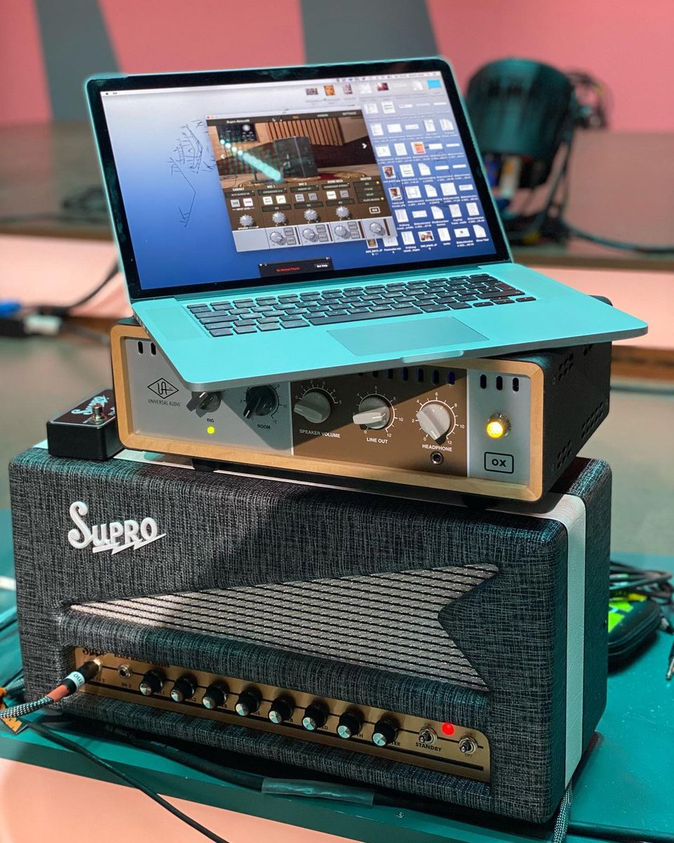 UAudio's tweet photo. We'd say this OX Amp Top Box has found itself a perfect companion in The Mighty Winterscheidts' guitar live rig 😍

📸 https://t.co/hF8W2tWfNL

#UnivesalAudio #UAOX #OXBOX #GearPorn #GuitarGear #GuitarRig #supro https://t.co/xHX92iDqVR