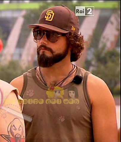 chiaraberto_'s tweet photo. Fate andare a sederà Katia tra persone normali, tipo Barù #GrandeFratelloVip https://t.co/XsgbZF9w9t