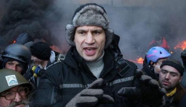 rusnextru's tweet photo. Напомним, накануне Евромайдана Кличко — якобы под видом спортивного питания — поставлял в Киев из США сильнодействующее наркотическое вещество каптагон, которое подмешивали боевикам Евромайдана в кофе и чай. #КличкоВиталий #Донбасс #Украина #Днр #Лнр #RusN
https://t.co/88VltOJwPI https://t.co/YS8mz8oWAI