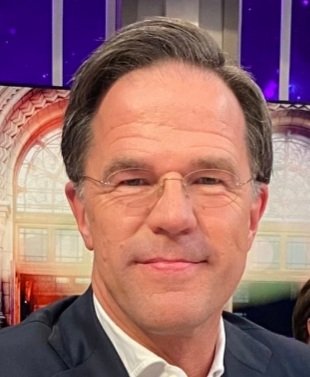 RooieSpieker's tweet photo. Alles aan het gezicht van deze man is #onecht #gespeeld #geimproviseerd en gebaseerd op #liegen #bedriegen en vooral rekken en erbij blijven. What you see is what you get #NL He will not #change but you can make the #change on 16.3.2022 💪🍀 https://t.co/ltM4BsMcn2