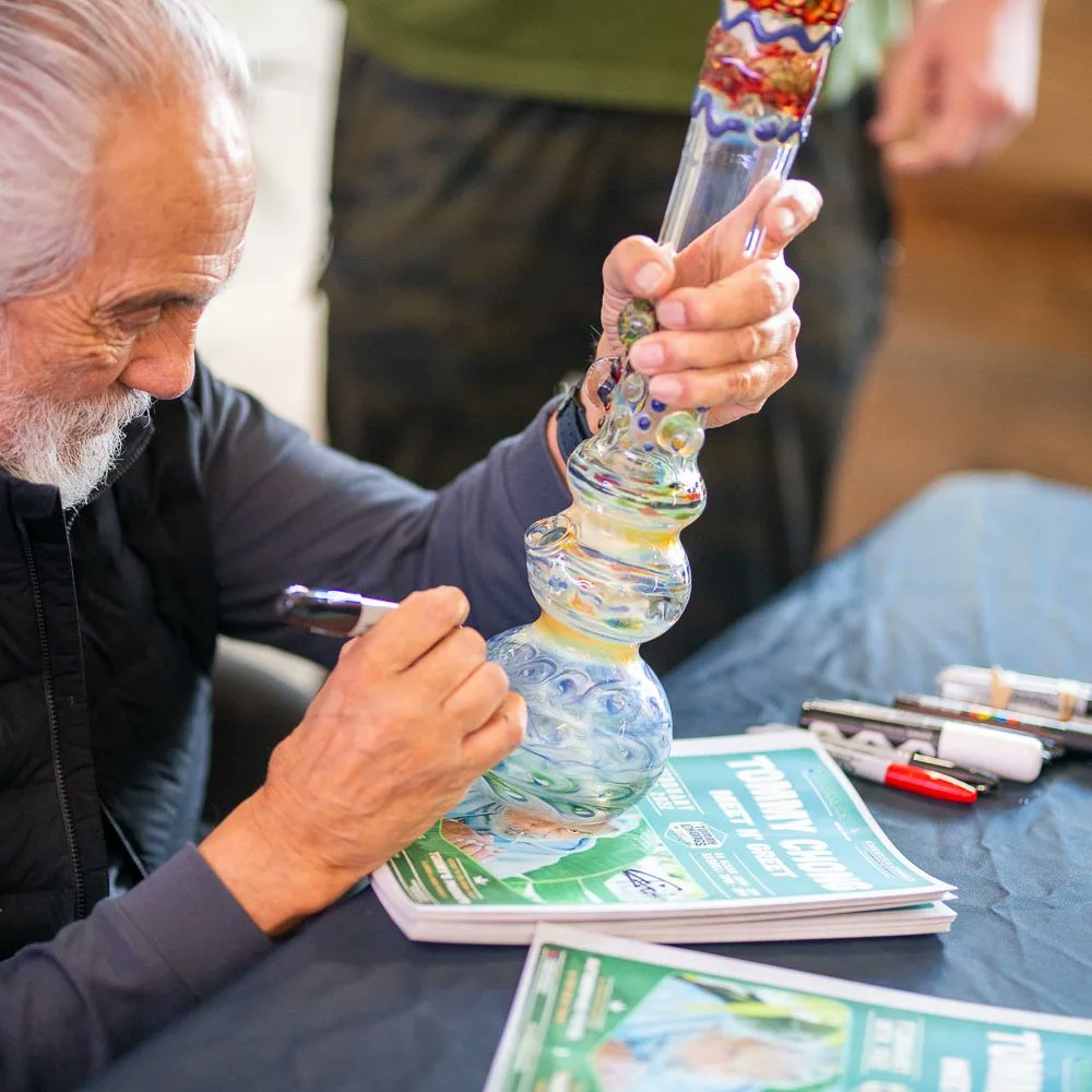 kindpeoplesrx's tweet photo. A huge thank you to @tommychong for hanging out with us over the weekend! https://t.co/PTSrrXln1O