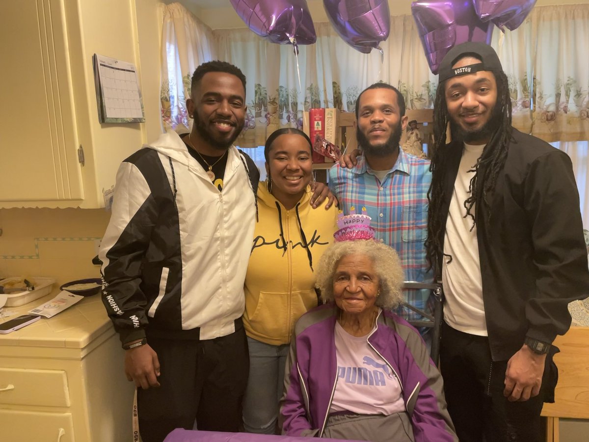 Janaichee's tweet photo. Yesterday QueenMother turned 93, how super blessed am I to have this grandmother. My only living grandparent🤍. 4 of 11 her grandchildren. 2 of 14 her greatgrands. #RIPPawPaw #RIPDerrick My MoMo is 93 years young okayyyyy https://t.co/GoBhS1TIK6