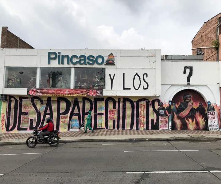 pulislz's tweet photo. 21 DE FEBRERO DE 2022 LUNES
Comienza la última Semana de otro mes y las Familias de Nuestros Jóvenes siguen esperando una respuesta. Nosotros continuamos con la pregunta de siempre:
¿Dónde están los Desaparecidos?
¿Dónde están los Desaparecidos?
¿Dónde están los Desaparecidos? https://t.co/FgmVd1pwV6