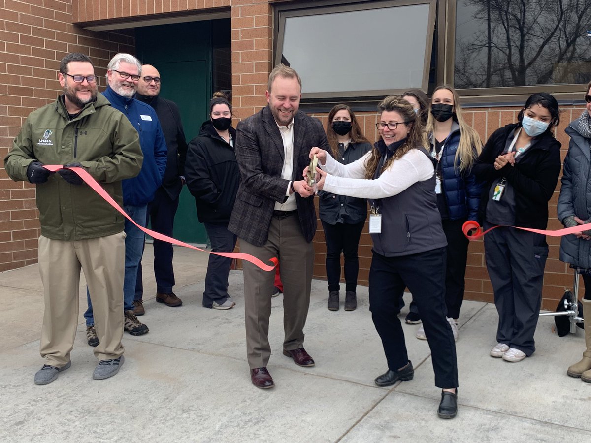 edukings's tweet photo. With the cut of a ribbon today, we increased student access to critical physical/behavioral care at the new Health and Wellness Center at Lincoln Middle School. So thankful for the longtime vision &amp; partnerships that made this possible for our kids. #PSDProud https://t.co/S97h6YCIZZ