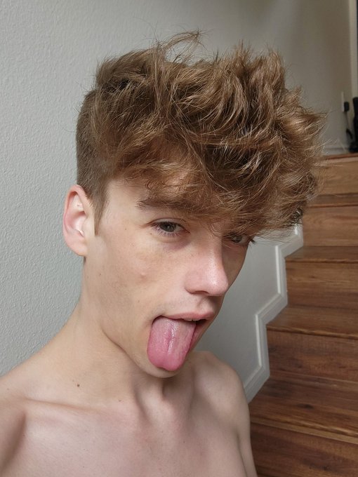 👅 https://t.co/c6zeS7ULgR