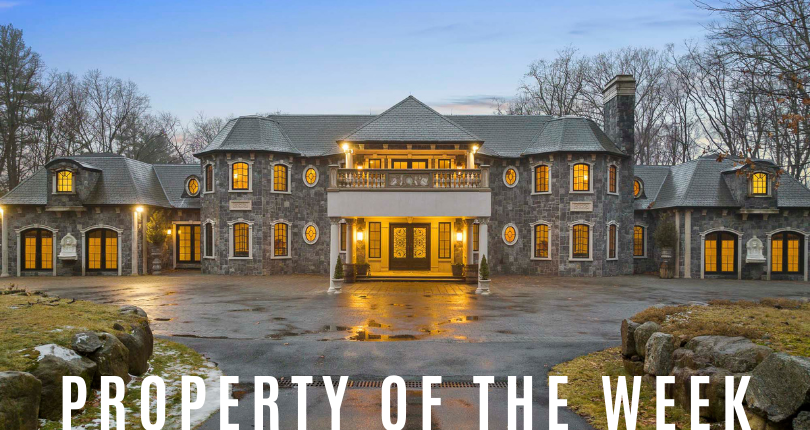 With approximately 25,000 square feet of exquisite detail and modern finishes, this masterfully designed home is an elegant and spacious dream home, located on 4.3 private acres in #SaddleRiverNJ.

prominentproperties.com/property-of-th…