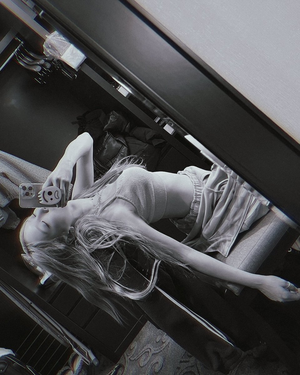 ʜᴏᴛ ᴛᴀᴇʏᴇᴏɴ (@hottaeyeon) on Twitter photo 