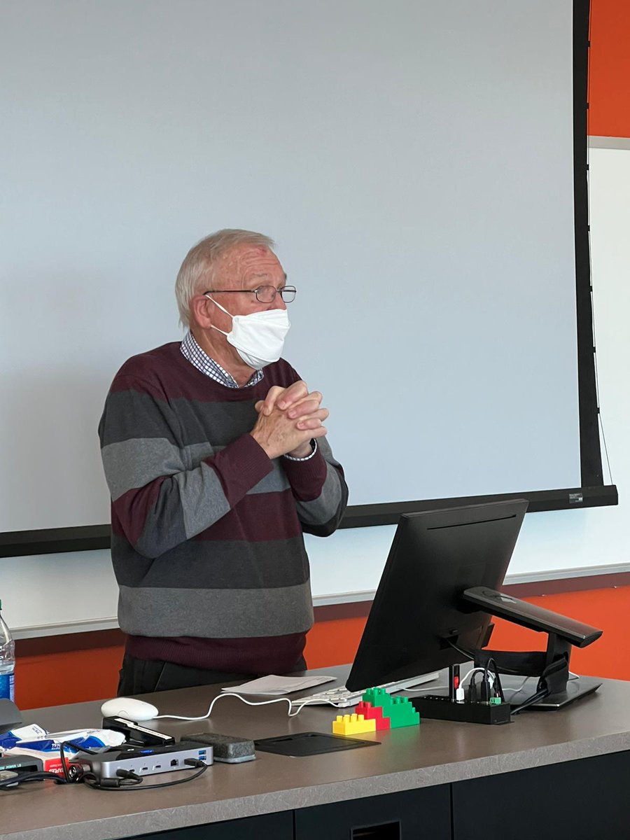 During today’s Humphrey Seminar, @WalterVRobinson, Editor at Large of The Boston Globe, delivered a poignant & timely talk about the power of investigative journalism & its value to our society. Robinson was portrayed as “Robby” in the Oscar-winning film Spotlight. @IIEglobal