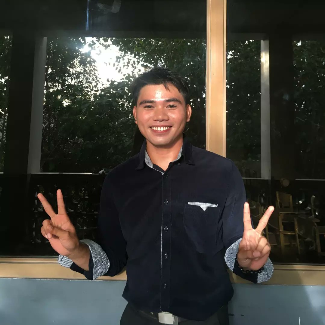 LorenzoTheGreat's tweet photo. Yey!  A step closer. GRADWAITING 🎓✨ 
22122

#GRADPictorial
#NewProfilePic https://t.co/LkzyjvBkAg