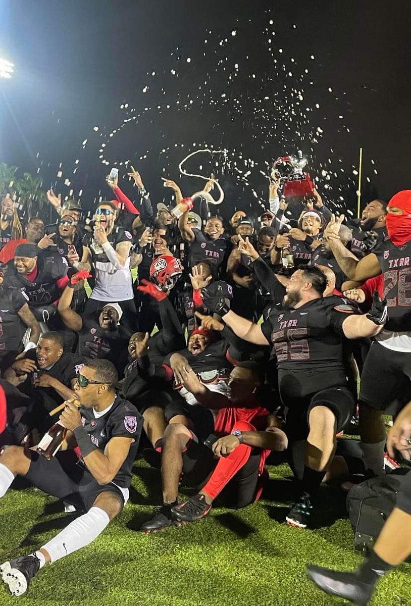 _MandelaT's tweet photo. Product of the trenches but smart enough to keep my distance 🦍 #NattyBoyz💍🥶 #TXRR #Redline https://t.co/uKuzoyc7VE