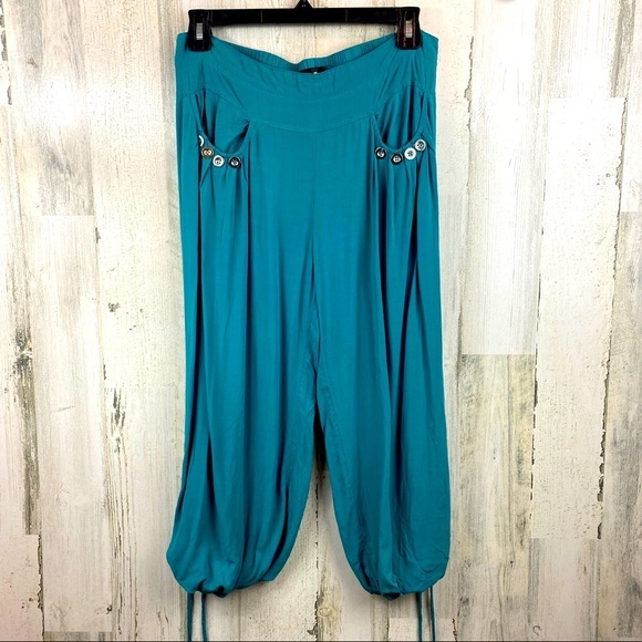mamacas102w's tweet photo. So good I had to share! Check out all the items I'm loving on @Poshmarkapp from @kalyssahs #poshmark #fashion #style #shopmycloset #meettheposher #carolinemorgan #sweetsinammon: https://t.co/BaF5BIhlSM https://t.co/Wcq2vt2bbx