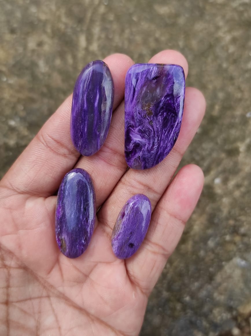 DzoelStone's tweet photo. Cabs charoite , is anyone interested? https://t.co/FBBOEBBi7t