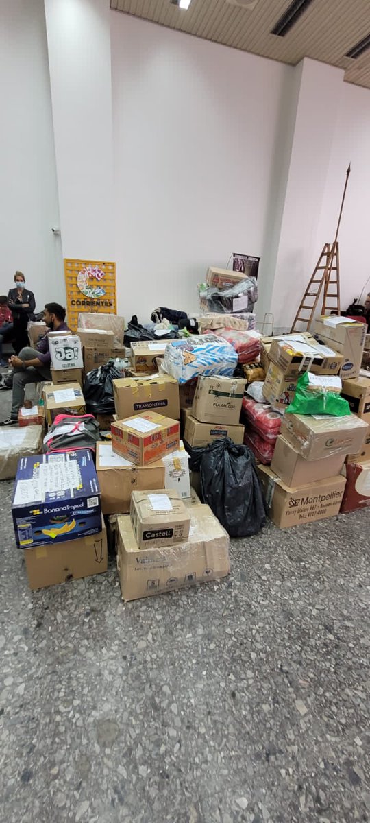 carolina_moine's tweet photo. Esto es tan sólo una parte de las donaciones que la gente acercó el fin de semana a la Casa de Corrientes. Gracias a los que colaboraron, y muy especialmente a Alfredo Casero por esta iniciativa, por su trabajo desinteresado y, sobre todo, por su tiempo.

#ArgentinaConCorrientes https://t.co/oQNIC8bPLj
