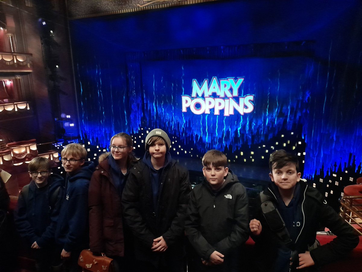 MrsSullivanBBG1's tweet photo. Such a lovey evening with Year 9 well done your behaviour and attitude is fantastic I'm really proud of you all. Enjoy the rest of your trip @BBGAcademy https://t.co/wWsYvsrIU4