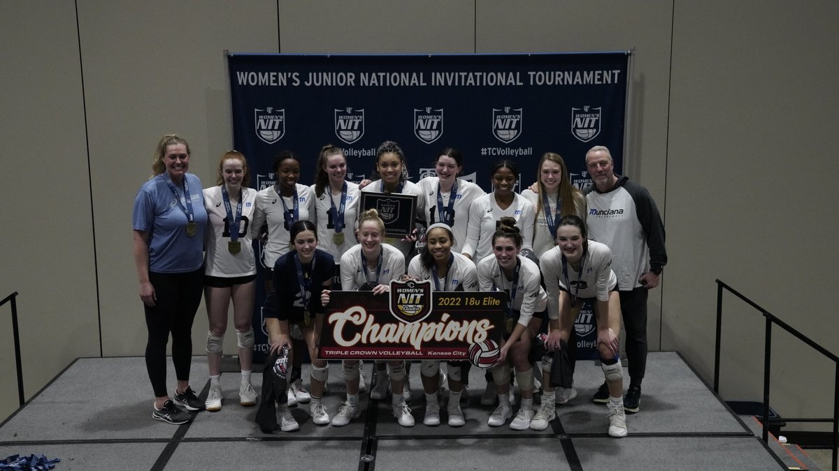 TCVolleyball's tweet photo. In an exciting back-and-forth match, @MuncianaVB Samurai claims NIT 18u Elite Division Championship >>>> https://t.co/0bykujrzoG https://t.co/wEMXfrAeHk