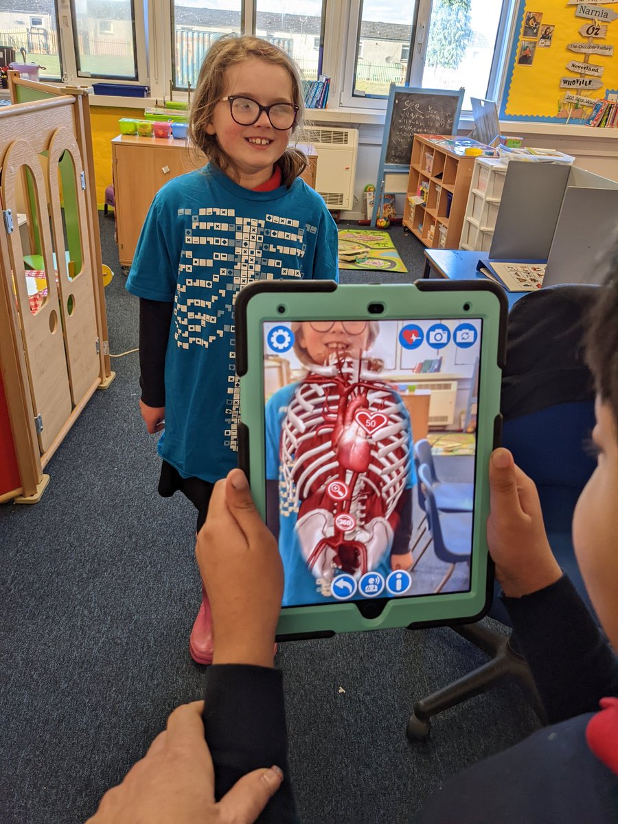 kirsteensteven's tweet photo. Lots of fun and excitement investigating our organs in Sycamore class @dedridgeps today using my #virtualitee from @curiscope. We checked our heart rates too, literally bringing our learning alive! @lou_pollock_ #DedridgeDoesDigital https://t.co/i9jT6jfTTM