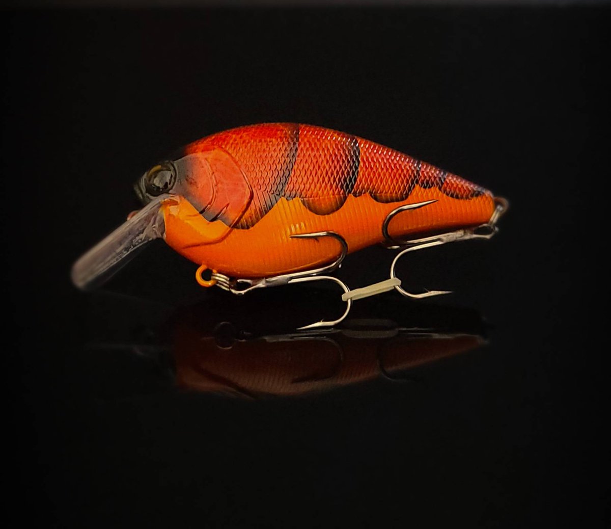 OriginalT3k's tweet photo. OooOoOooo... its that time of year! All you bass anglers gotta check this out! Limited supply at https://t.co/Q89KyW50uc! Get em before they are gone! #bass #fish #fishing #kayakfishing #crankbait #craw #firecraw #bassbait https://t.co/E2MfyWYnnS