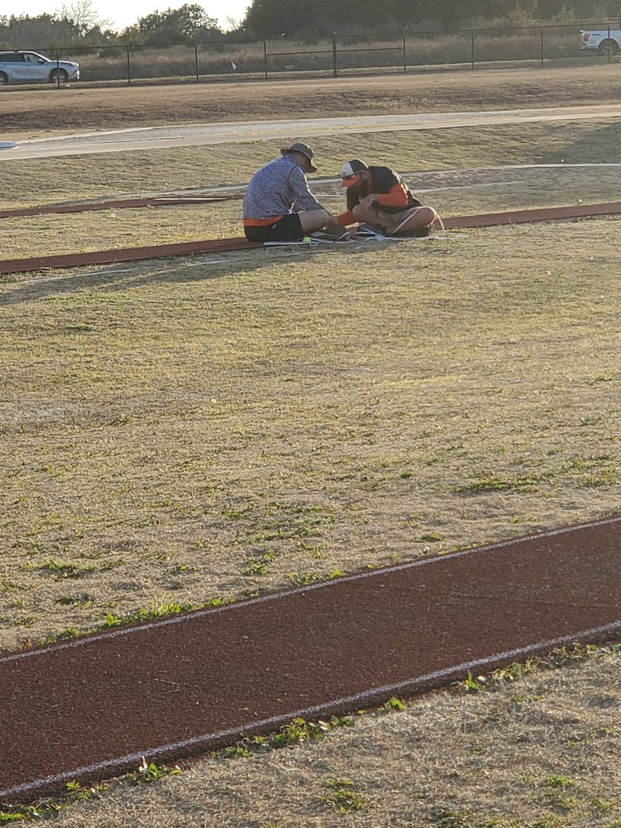 grizzlytrackghs's tweet photo. #trackcoachlife https://t.co/q11wXhRR9O