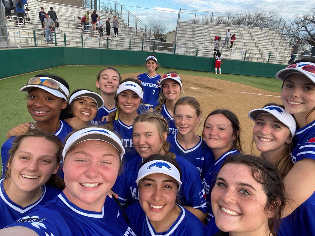 CoachLozo's tweet photo. 3 hours later, picked up a solid W over Denton Ryan 14-8. #OtraSelfie #Be1st https://t.co/9X2IjAJXmH
