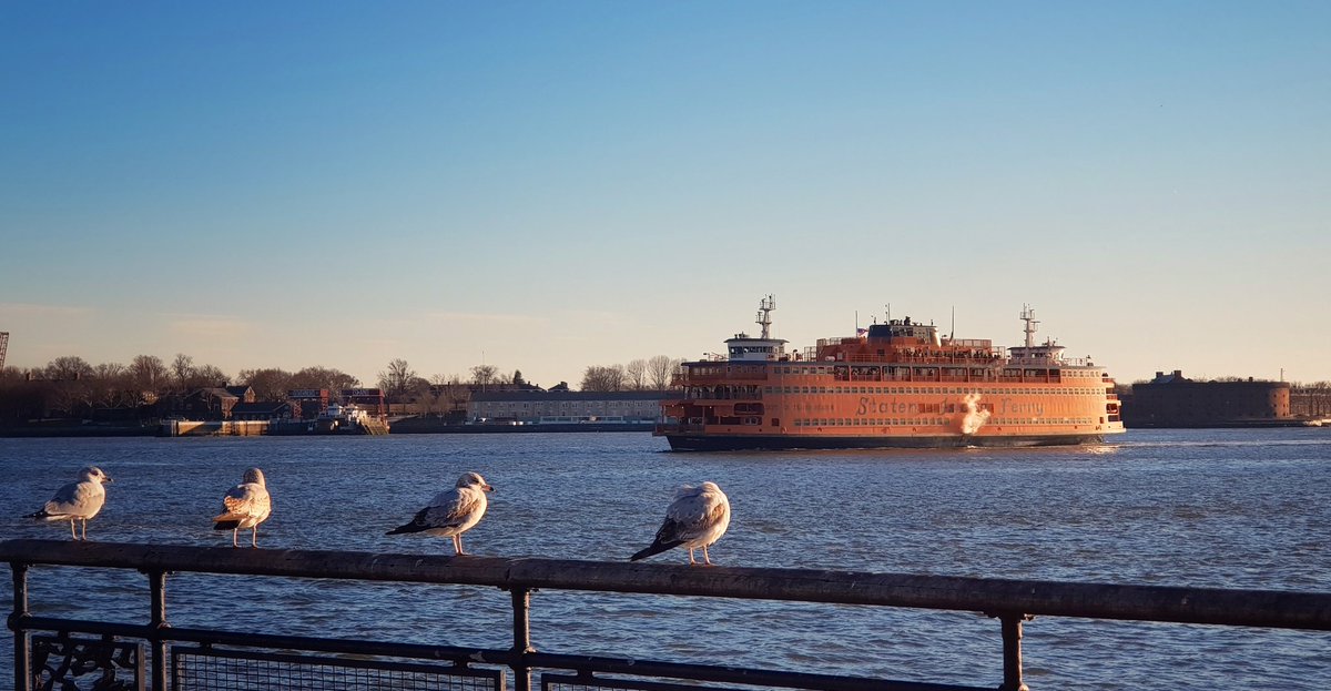 4nt01n3's tweet photo. La balade en ferry vers Staten Island 🤩 https://t.co/eNFj6DXBeo