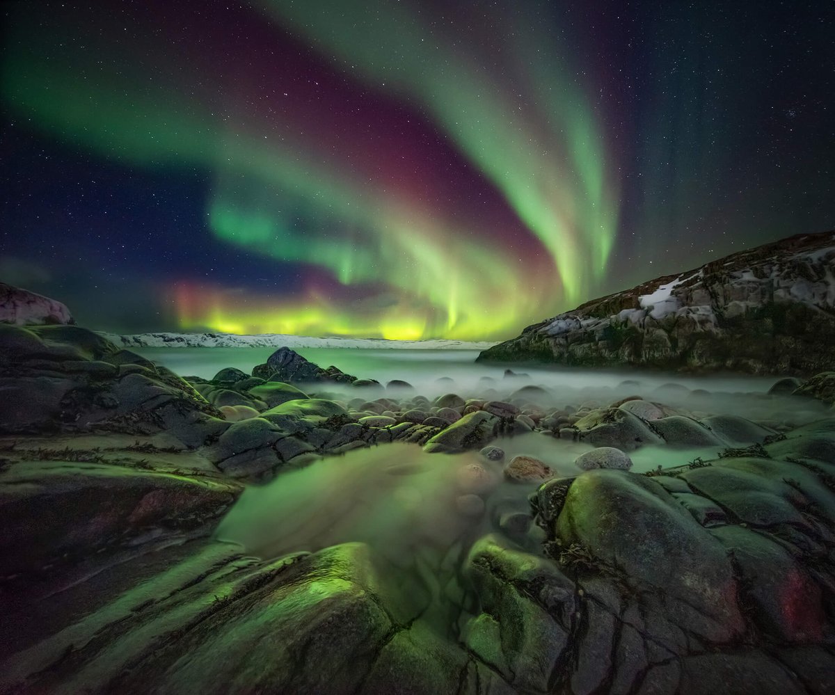 северное сияние в августе териберка 2022. самая красивая страна 2024. самая красивая страна 2024. катара дух. метановые пузыри на байкале.