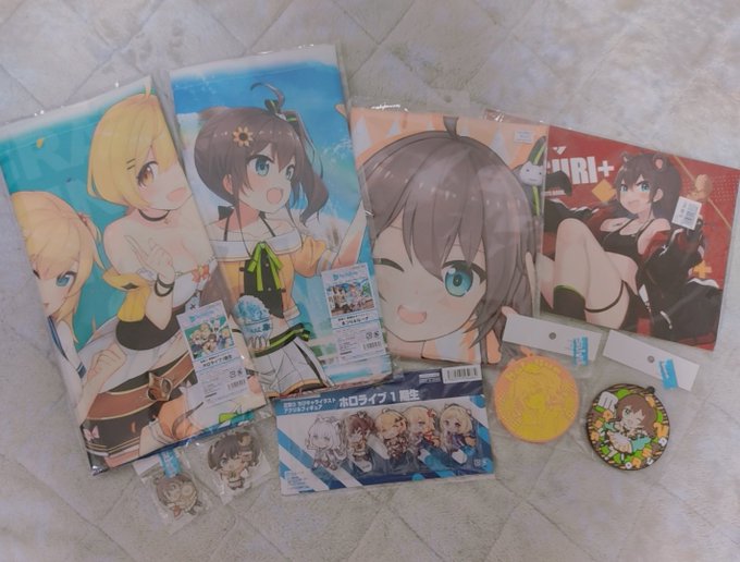 グッズいっぱい買えた、幸せ😊 