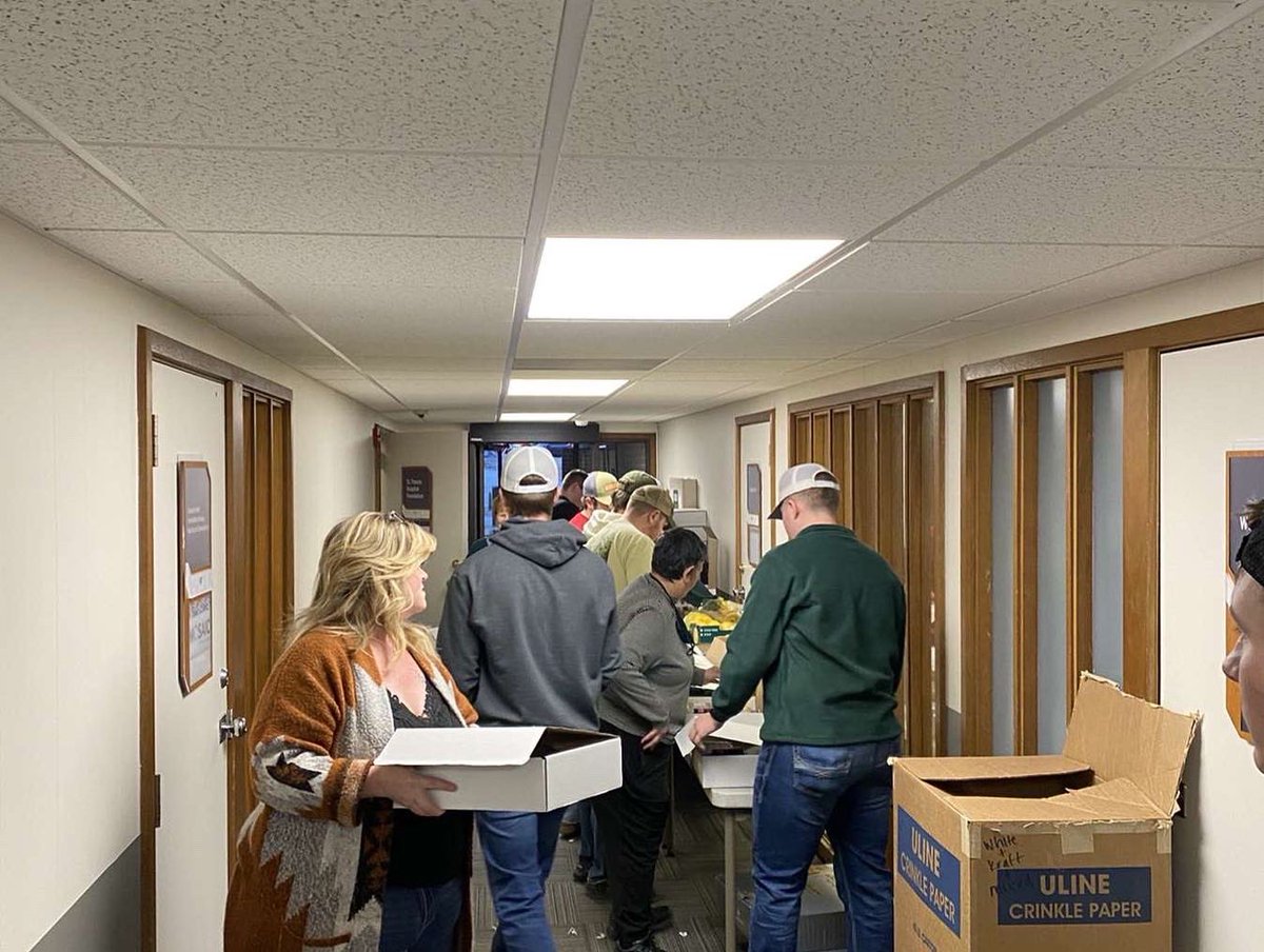 This past weekend we were fortunate enough to help pack 100 boxes in less than 45 minutes for the St. Francis Gala! We hope everyone that attended had a great time!!
.
.
.
#philanthropy #communityservice #cancersucks #stfrancisgala