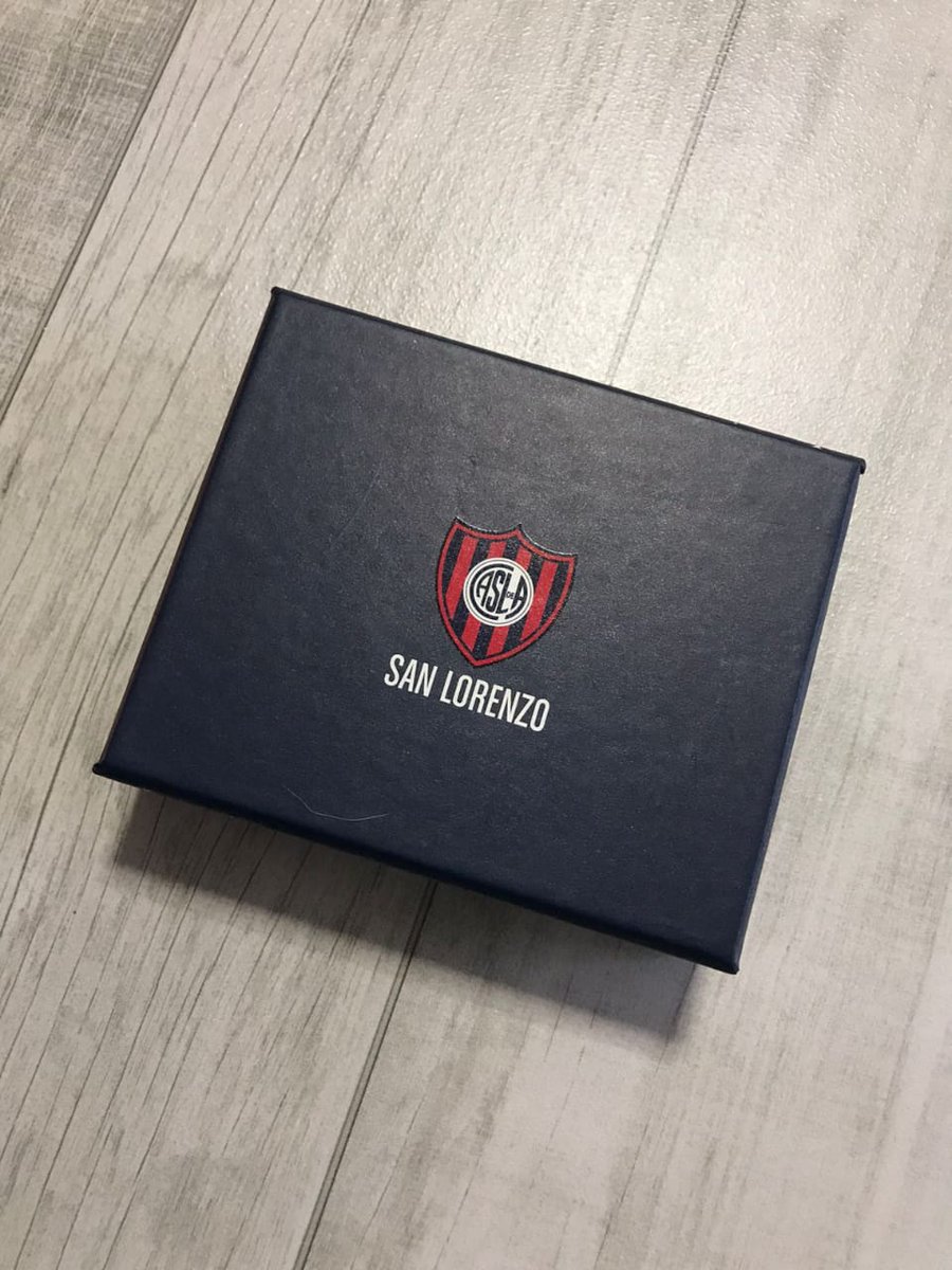 SanLorenzoRedes's tweet photo. Se viene un nuevo #Sorteo en @SanLorenzoRedes, una billetera bien cuerva, para participar tenés que seguirnos y darle RT a este tweet.
Se realizará el domingo 27 de febrero. #VamosCiclon 💙❤️ #SanLorenzo https://t.co/IcPcbcjdlg