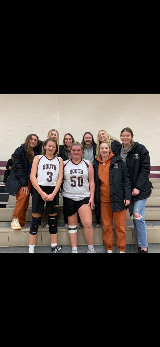 coach_mo's tweet photo. Love this squad!  Awesome they came to support Annie and her middle school team - great players and even better people - that’s a coach’s dream!!! https://t.co/deY6VhO66z