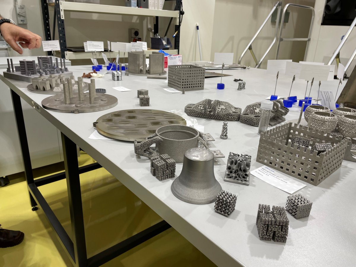 DFATNSW's tweet photo. Advanced manufacturing in 🇦🇺 supplies critical industries incl.✈️🚀🚢🦿🦷💎&🔋.
Great to visit @Sydney_Uni's #AdvancedManufacturingHub, delivering world-class capabilities in additive manufacturing & materials processing to support the growing sector. https://t.co/JlYqyAnzpD