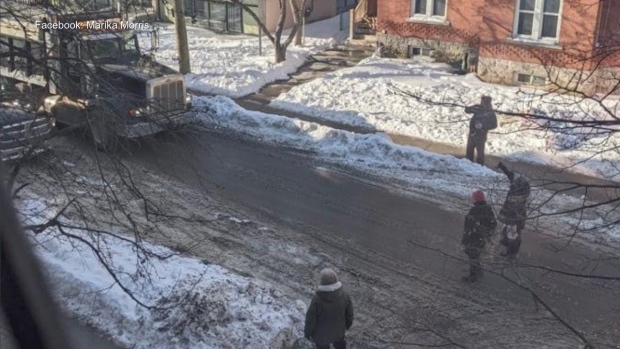 Ottawa restaurant offers dinners to residents who stood up to convoy protesters bit.ly/33EKynZ