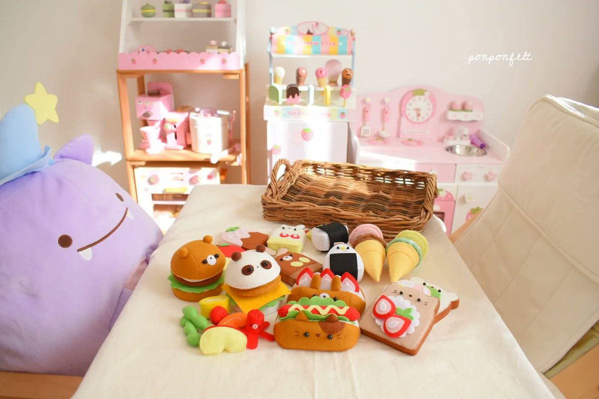 ponpon_felt's tweet photo. クラフトトーカイさんで販売中のあやちゃん(@1flower_felt)監修のフェルトキット♩全種類作ってみました〜😍！かわいいが溢れてるよおおおおおおお🥺💓！！！！幸せや https://t.co/m6HRLklT5E