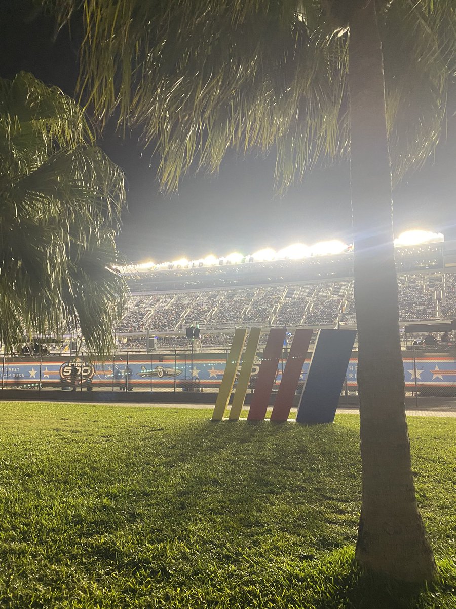 MeaganC_Wilson's tweet photo. It was a pleasure Daytona!! 🎉🏎 #Daytona500 https://t.co/oPaOh5jZsA