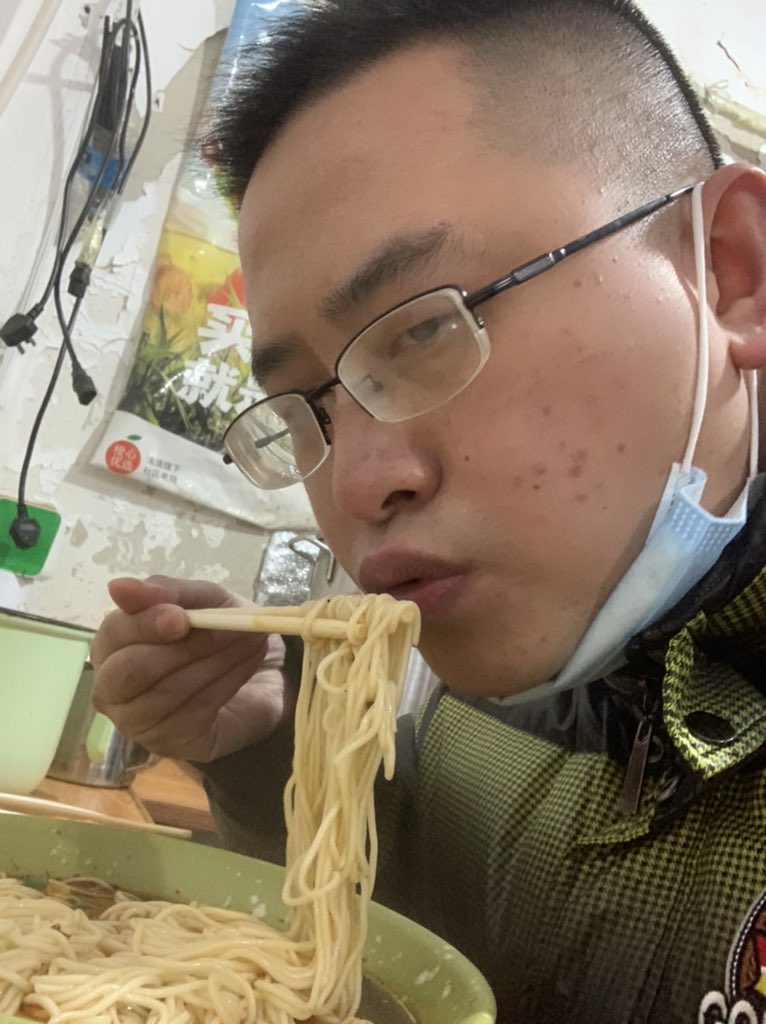 JamesCageWhite's tweet photo. Check out my breakfast: noodles. Very yummy very delicious I like it. I’m also drinking milk as reward https://t.co/7RZx3nWyMx